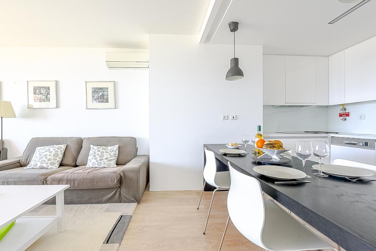 Apartment Ken Blacklock