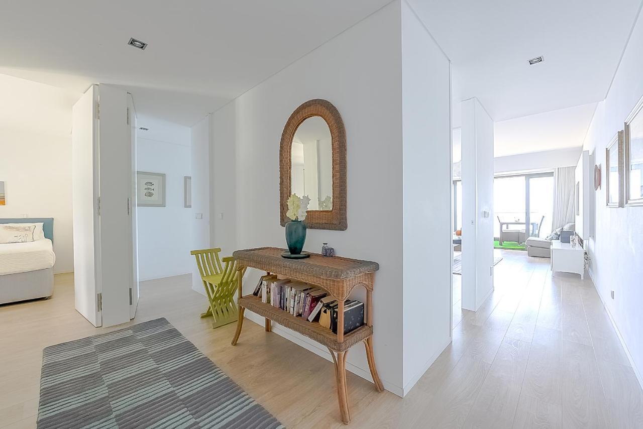 Apartment Ken Blacklock
